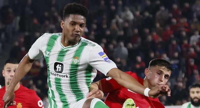 Betis y Lyon encaran el traspaso de Abner con Tagliafico de fondo
