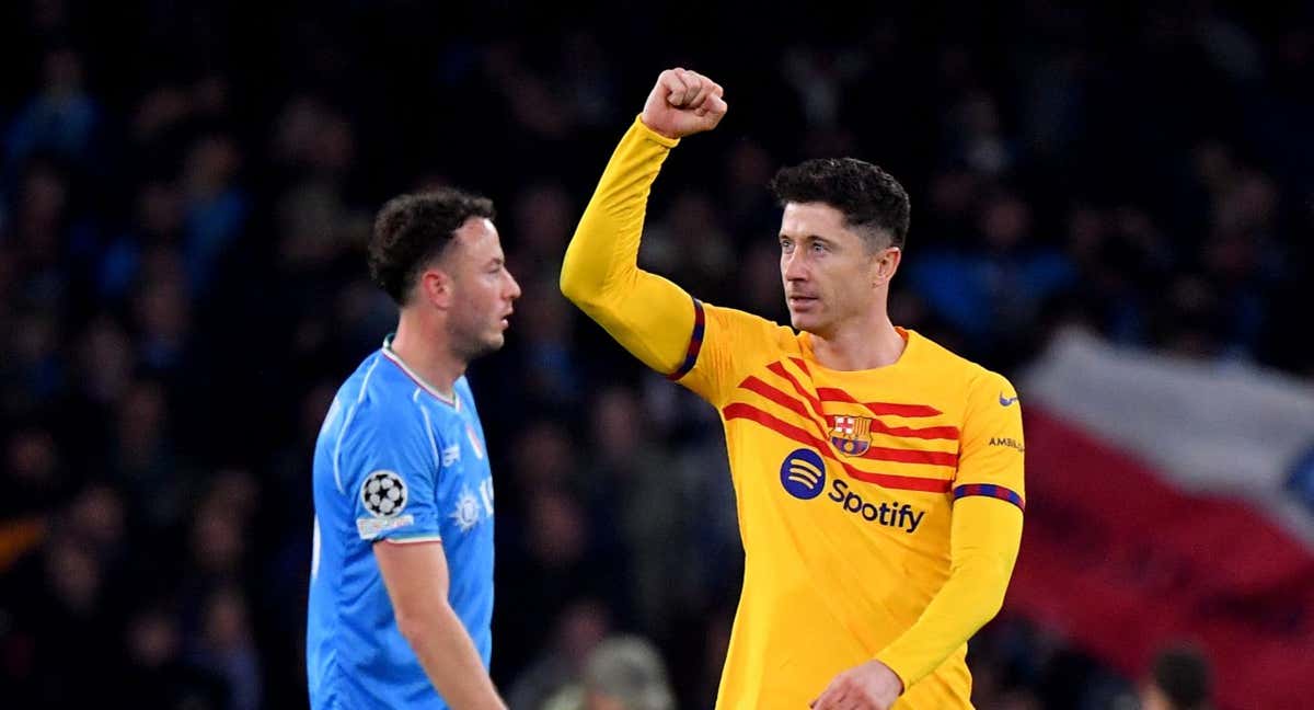 Lewandowski marcó el único gol blaugrana en Nápoles.