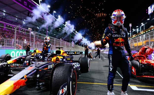 Max Verstappen celebra su 56ª victoria en F1 en el GP de Arabia Saudí 2024 de F1.  Red Bull Content Pool
