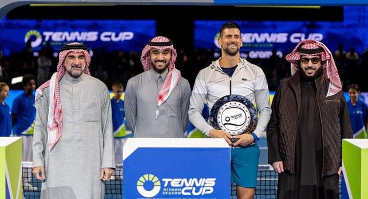 Novak Djokovic posa después de su última exhibición en Arabia Saudí. /Riyadh Season