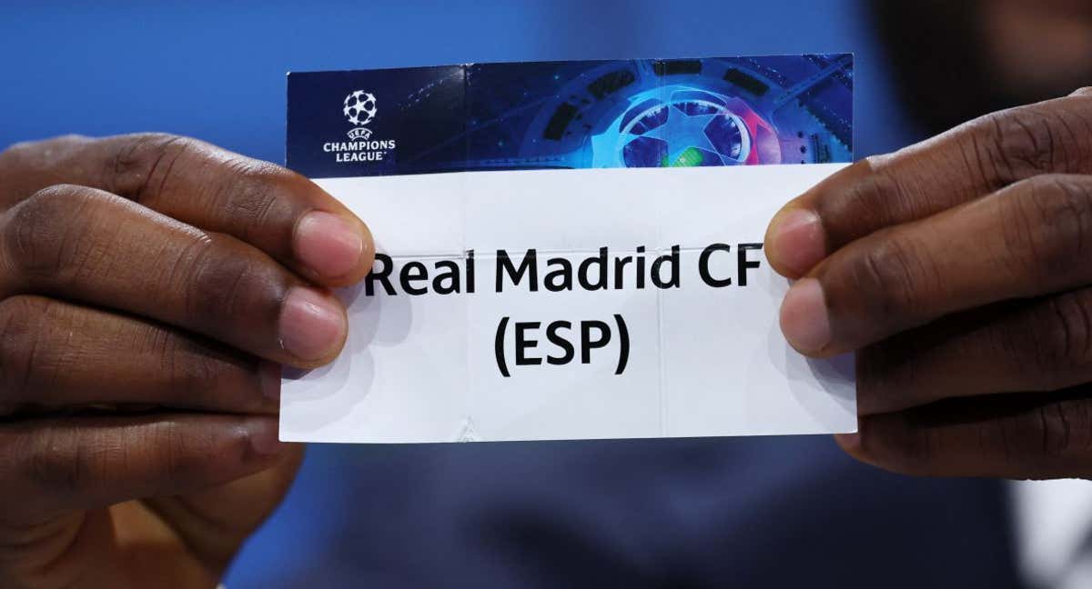 El nombre del Real Madrid en el sorteo de cuartos de la Champions League. /REUTERS / DENIS BALIBOUSE