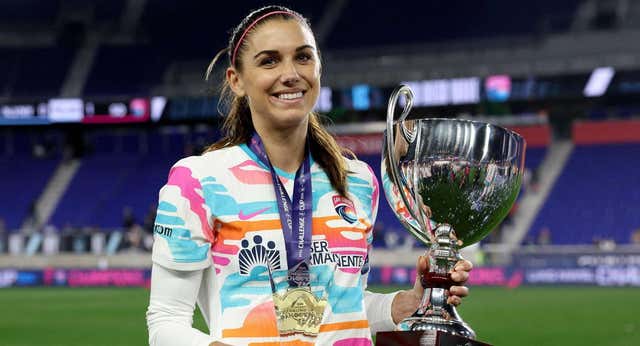 Alex Morgan revive como estrella en EE. UU. y amarga el sueño copero a Esther y Maitane