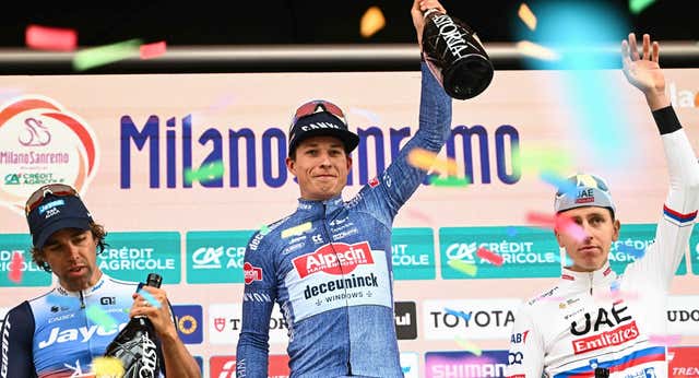 Jasper Philipsen se corona en la Milán-San Remo y le ‘roba’ el sexto monumento a Tadej Pogacar