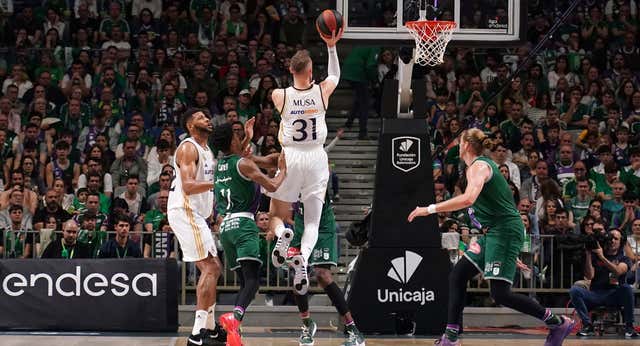 El Real Madrid asalta el Martín Carpena y se hace fuerte en el liderato de la Liga Endesa
