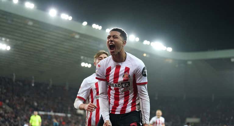 Jobe Bellingham celebra un gol ante el Leeds.
