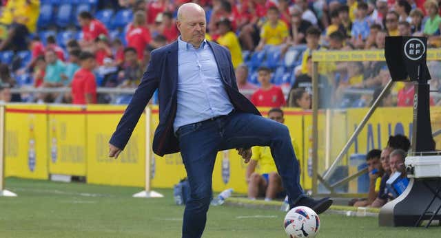 Charlas individuales, mentes limpias y mirar sólo el presente: la receta de Pepe Mel para resucitar al Almería