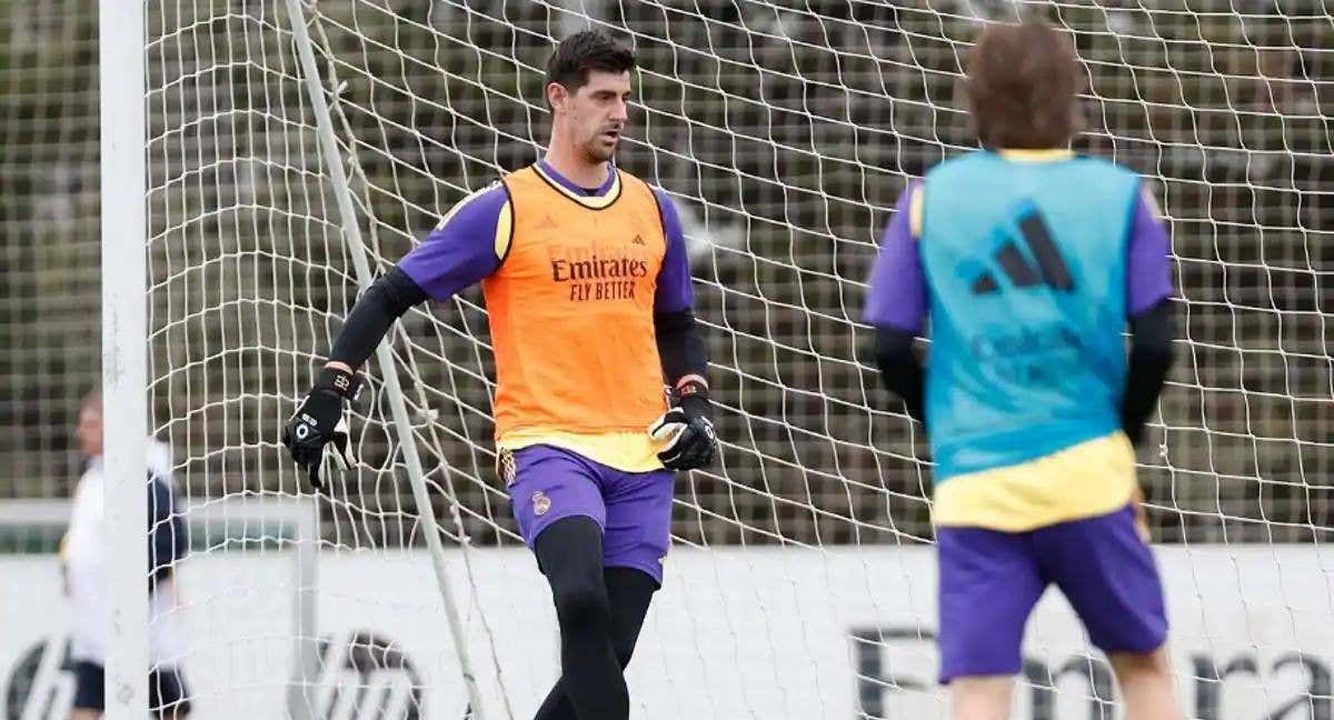 Courtois en un entrenamiento con el Real Madrid.