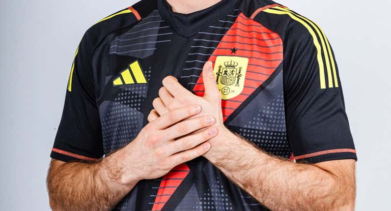 La camiseta de portero de España para la Eurocopa.