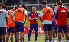 La noticia de los registros y detenciones conmociona a la RFEF, retrasa más las elecciones y cae como una bomba en la Selección