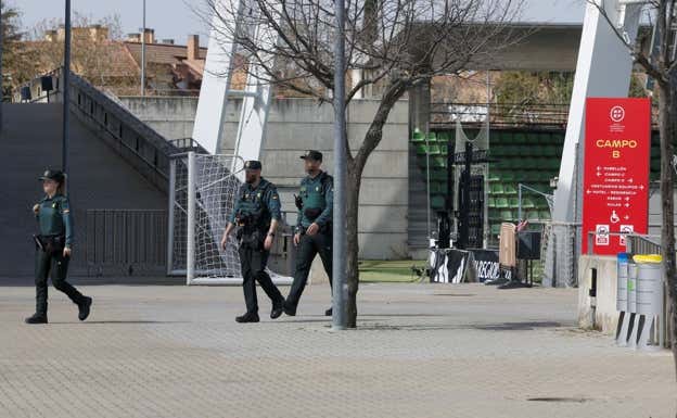 La Guardia Civil registra la RFEF.  EFE
