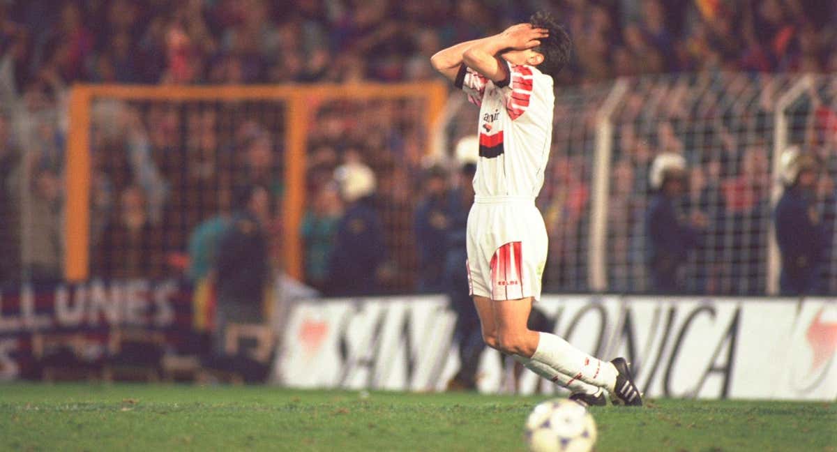 Jovan Stankovic se lamenta tras fallar un penalti en la final de la Copa del Rey de 1998. /GETTY