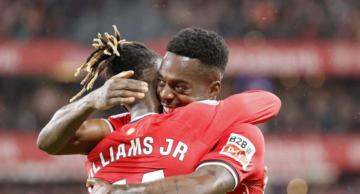 Los hermanos Williams celebran un gol./EFE/Luis Tejido