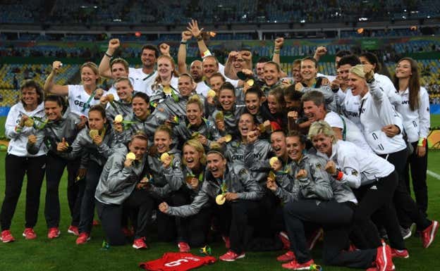 Alemania celebra el oro olímpico.  THIE MANNSCHAFT FRAUEN