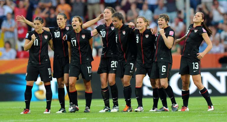 Las jugadoras de Estados Unidos en una tanda de penaltis.