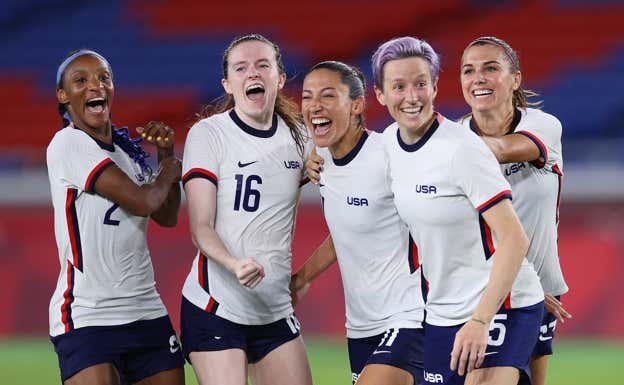 Las jugadoras de Estados Unidos celebrando.  USWNT