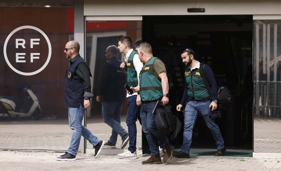Puntos 'calientes' y versiones cruzadas tras casi 24 horas de registro en la sede de la RFEF