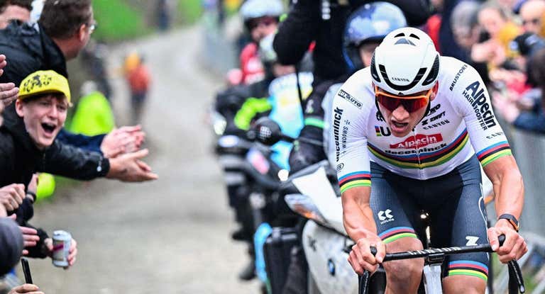 Van der Poel, durante la E3 Classic de este viernes.