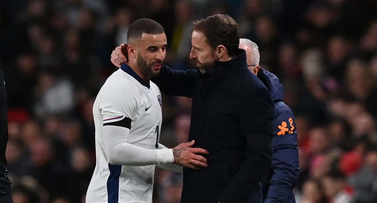 Kyle Walker y Gareth Southgate./AFP