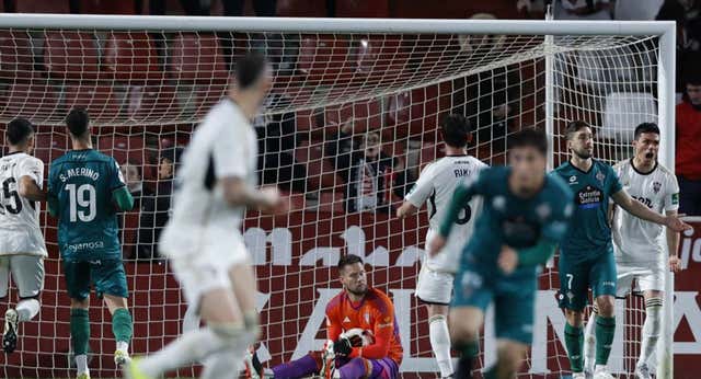 Vaclik, santo en Sevilla y ahora en Albacete, salva un punto ante el Racing de Ferrol