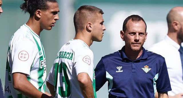 El Albacete negocia con Alberto González como sustituto de Rubén Albés