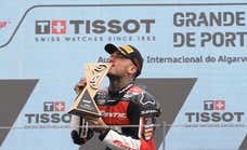 Del orgullo por sus tatuajes al espejo de Jorge Lorenzo: Canet rompe su techo en Moto2