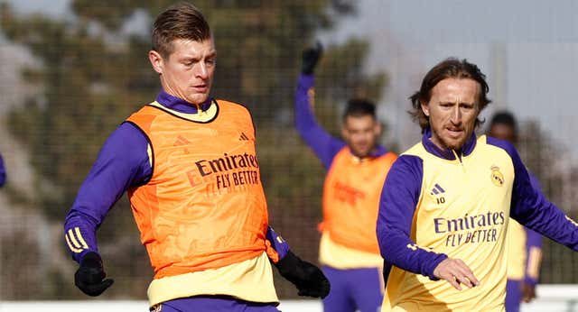 Los tiempos en la renovación de Kroos delatan que algo pasa con Modric: «Pensamos diferente»