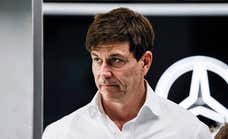Toto Wolff prioriza a Max Verstappen, señala a Carlos Sainz y amaga con Fernando Alonso