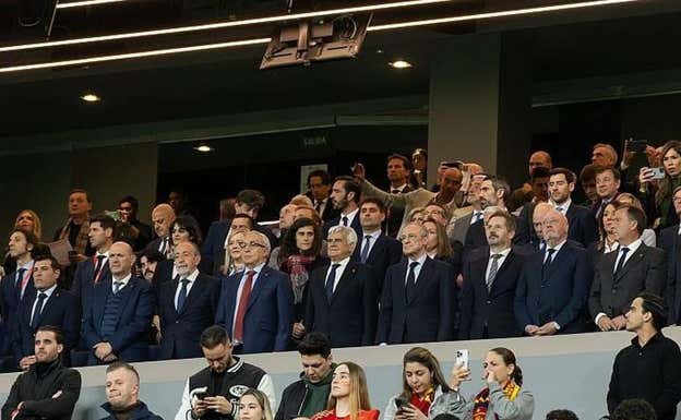 Palco de honor del Santiago Bernabéu en el pasado España-Brasil.  RFEF
