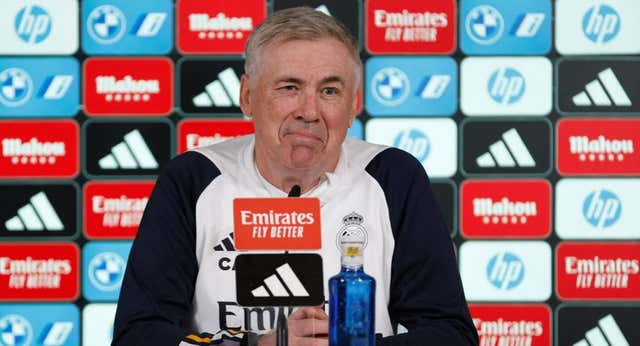 Ancelotti, como Guardiola, juega al despiste con Militao: «Le falta fútbol, pero no está descartado contra el City»