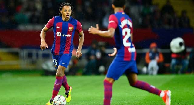 El Barça vuelve a construir desde atrás: «Ahora disfrutamos defendiendo»