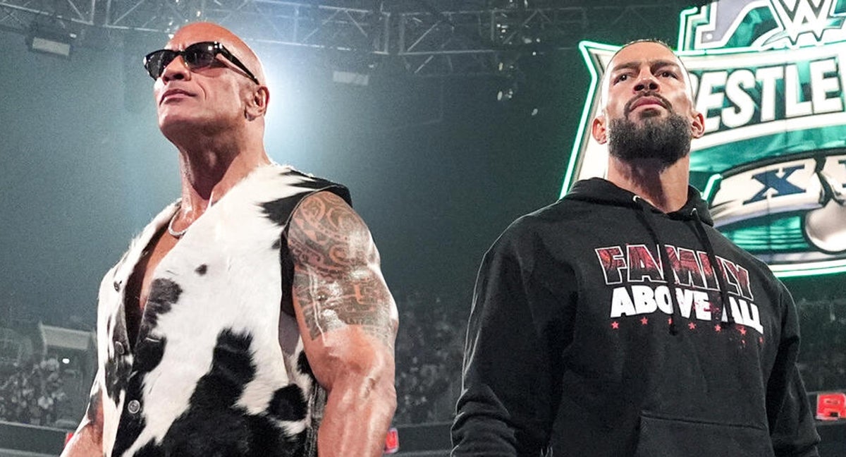 The Rock y Roman Reigns, en WWE Raw.