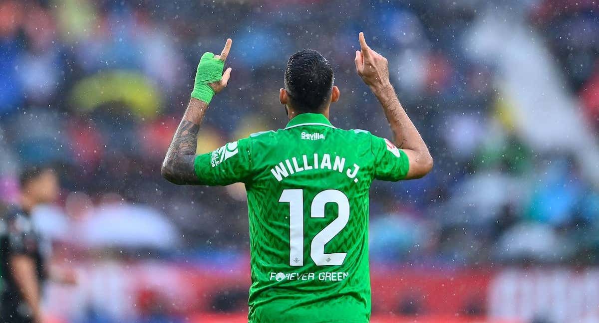 Willian José celebra uno de sus goles al Girona. /AFP