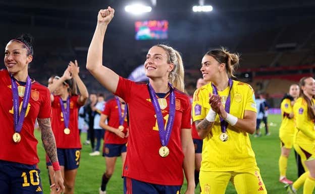 Alexia Putellas celebrando el título de la Nations League.  RFEF