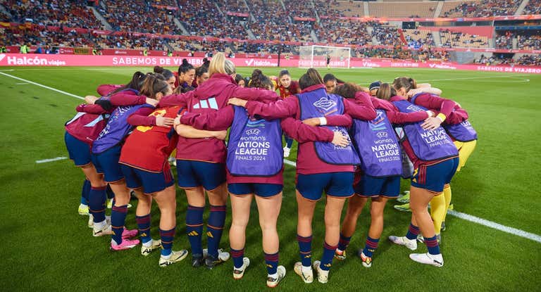 Las jugadoras de la Selección formando un corro.
