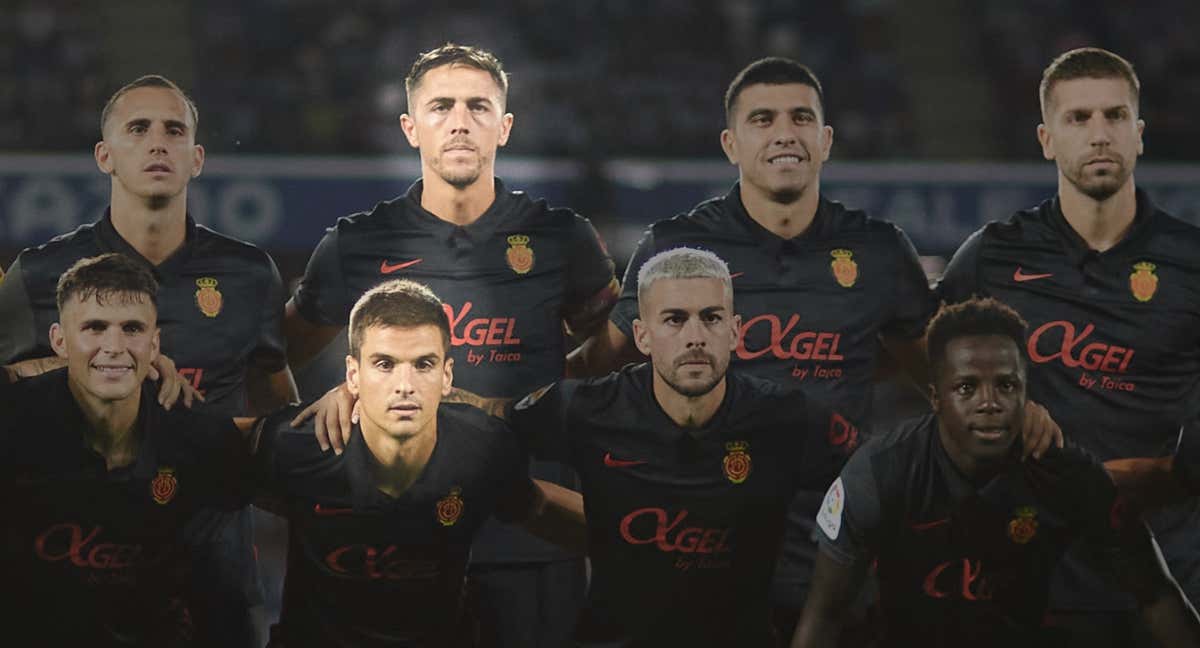 Antonio Raíllo e Iñigo Ruíz de Galarreta durante un encuentro la pasada temporada.  /GETTY