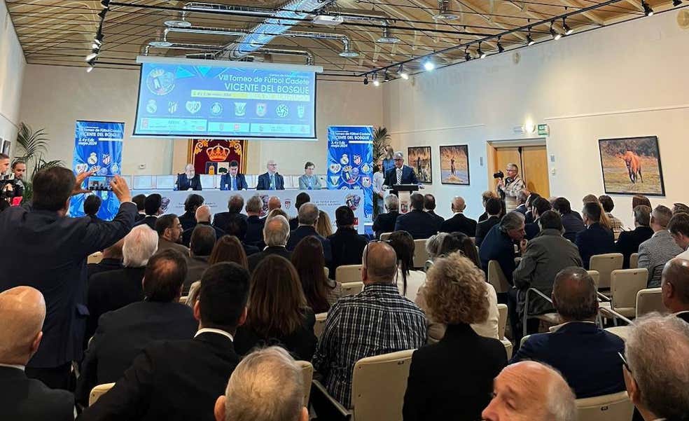 Entre el 'caso Lamine' y los apoyos de Getafe y Rayo a la candidatura de Carlos Herrera: así presentó Del Bosque su octavo torneo en Alalpardo