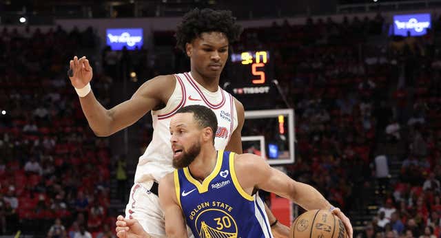 Curry y Klay Thompson salen a jugar en Houston y los Warriors acarician el playin del Oeste