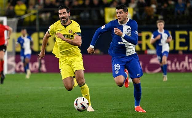 Albiol y Morata, durante el Villarreal-Atlético de Madrid. EFE/Andreu Esteban