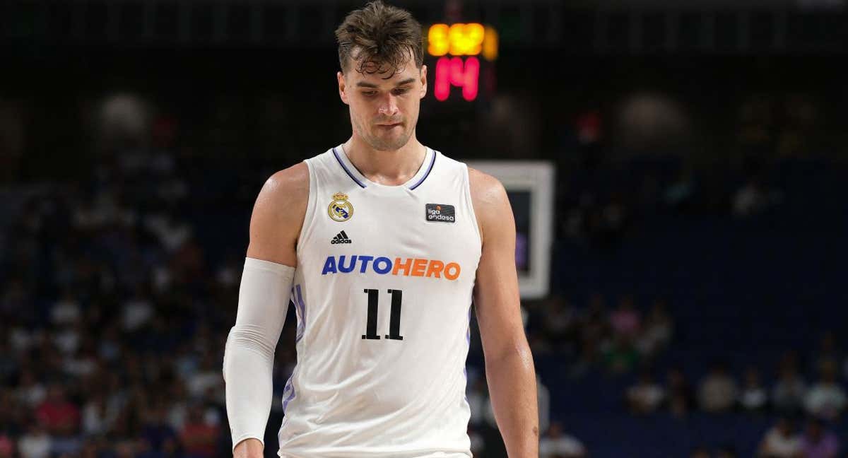 Mario Hezonja se lamenta durante el partido ante el Baskonia./AFP