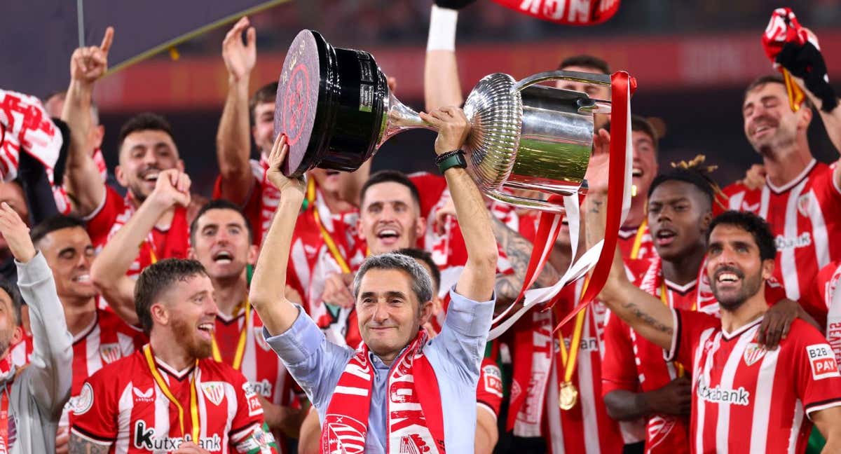 El Athletic celebra la Copa del Rey 2024.