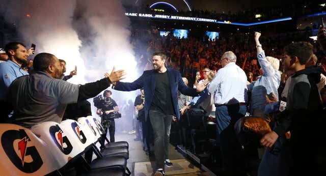 El #33 de Marc Gasol ya cuelga del cielo de Memphis: los Grizzlies le retiraron la camiseta a ‘su’ Gasol