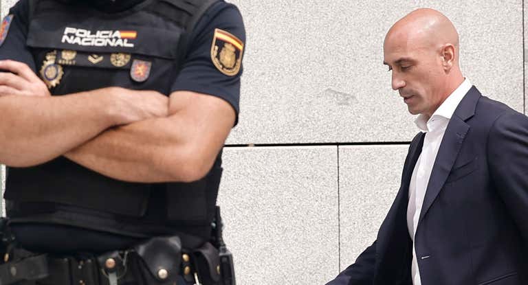 Luis Rubiales tras declarar en el juzgado.