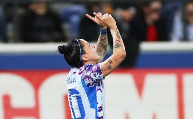 Jenni celebrando su gol.  RFEF