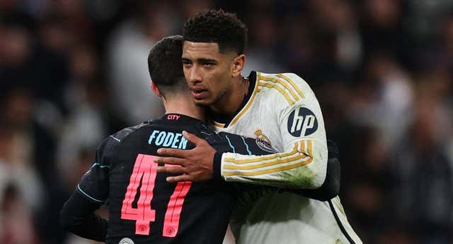 Vivos para seguir golpeándose…