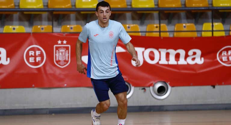 Gonzalo Castejón entrena en la Ciudad del Fútbol.