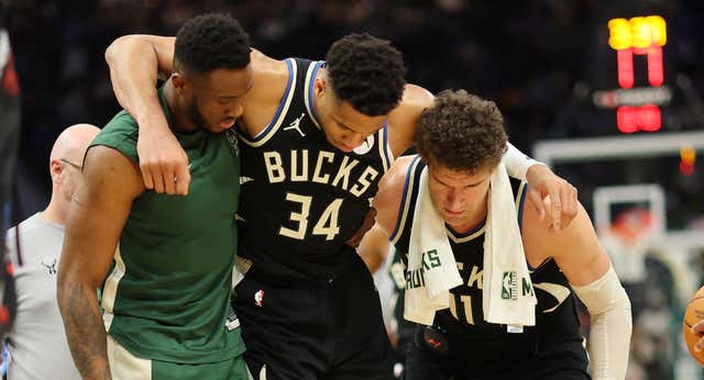 Giannis Antetokounmpo enciende todas las alarmas y deja en el aire las aspiraciones de los Bucks