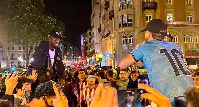 Así se gestó la insólita fiesta del Athletic que ha acabado con expediente policial: «Se nos ha ido de las manos…»