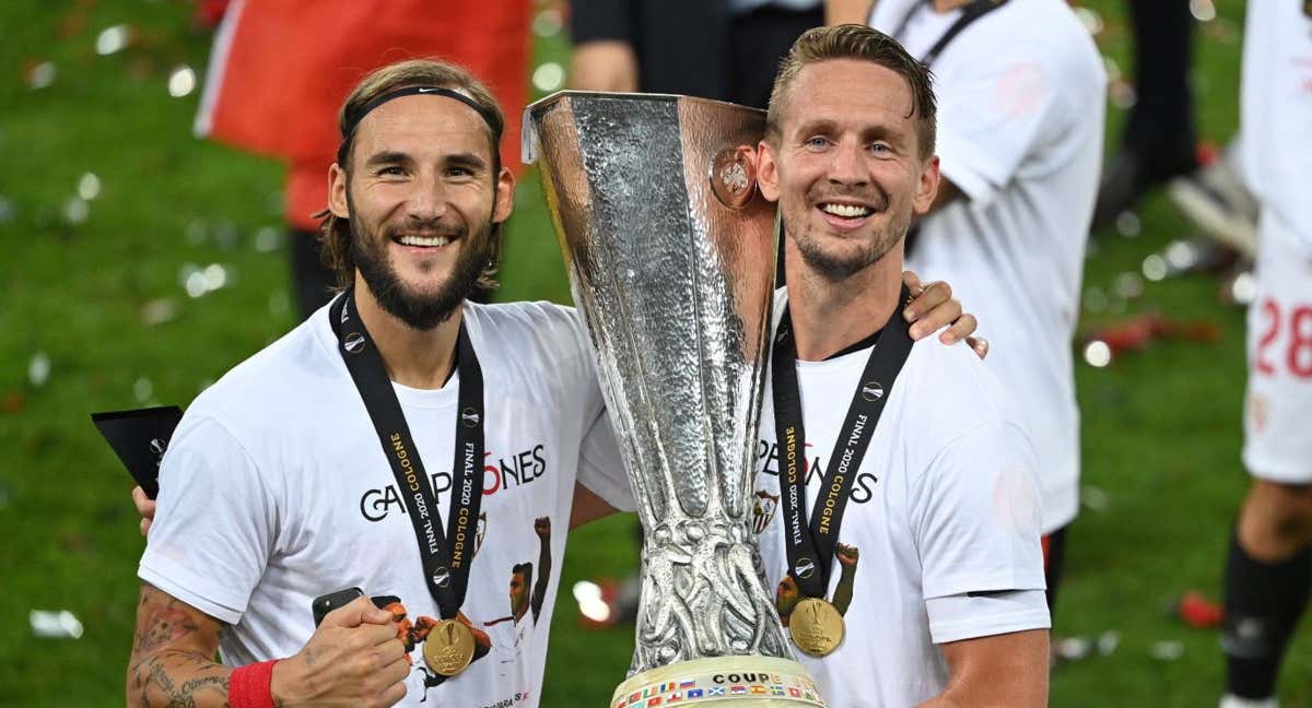 El Sevilla levanta la Europa League de 2020.