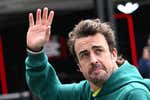 Fernando Alonso renueva con Aston Martin hasta 2026