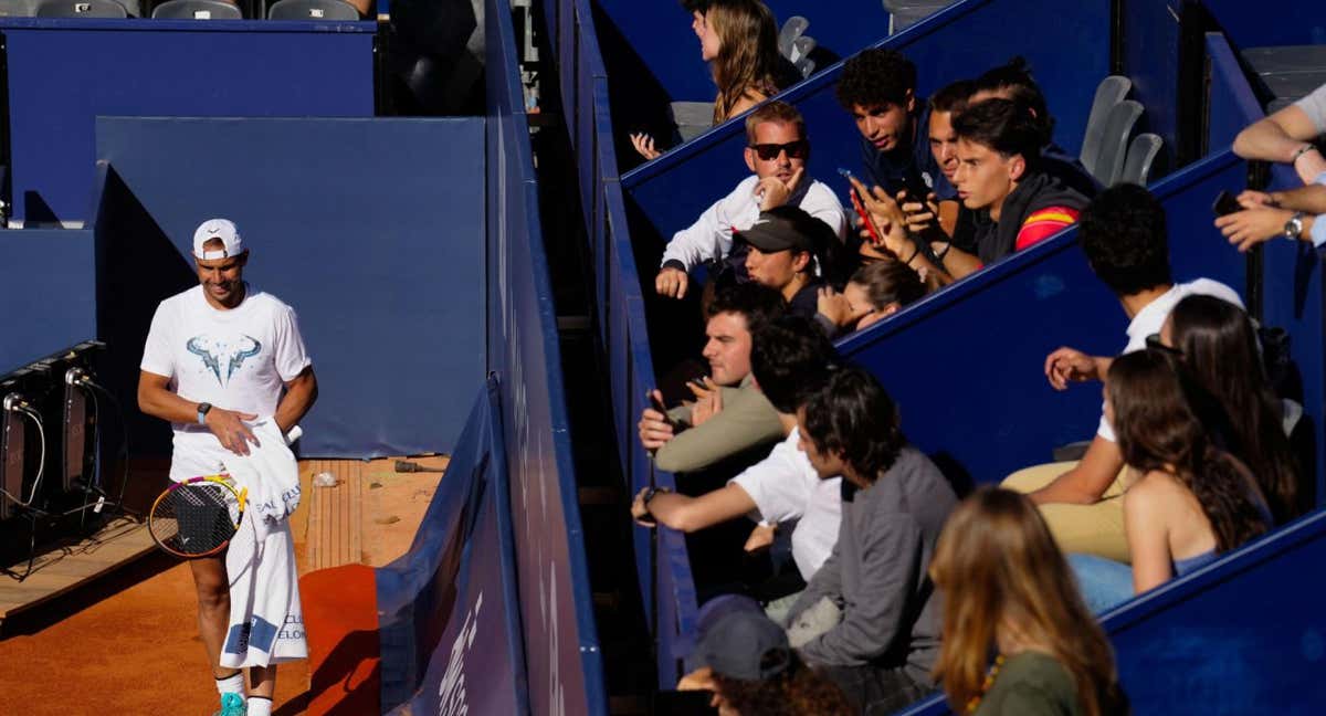 Rafa Nadal, el miércoles, en la pista central que se lleva su nombre del Conde de Godó. /EFE